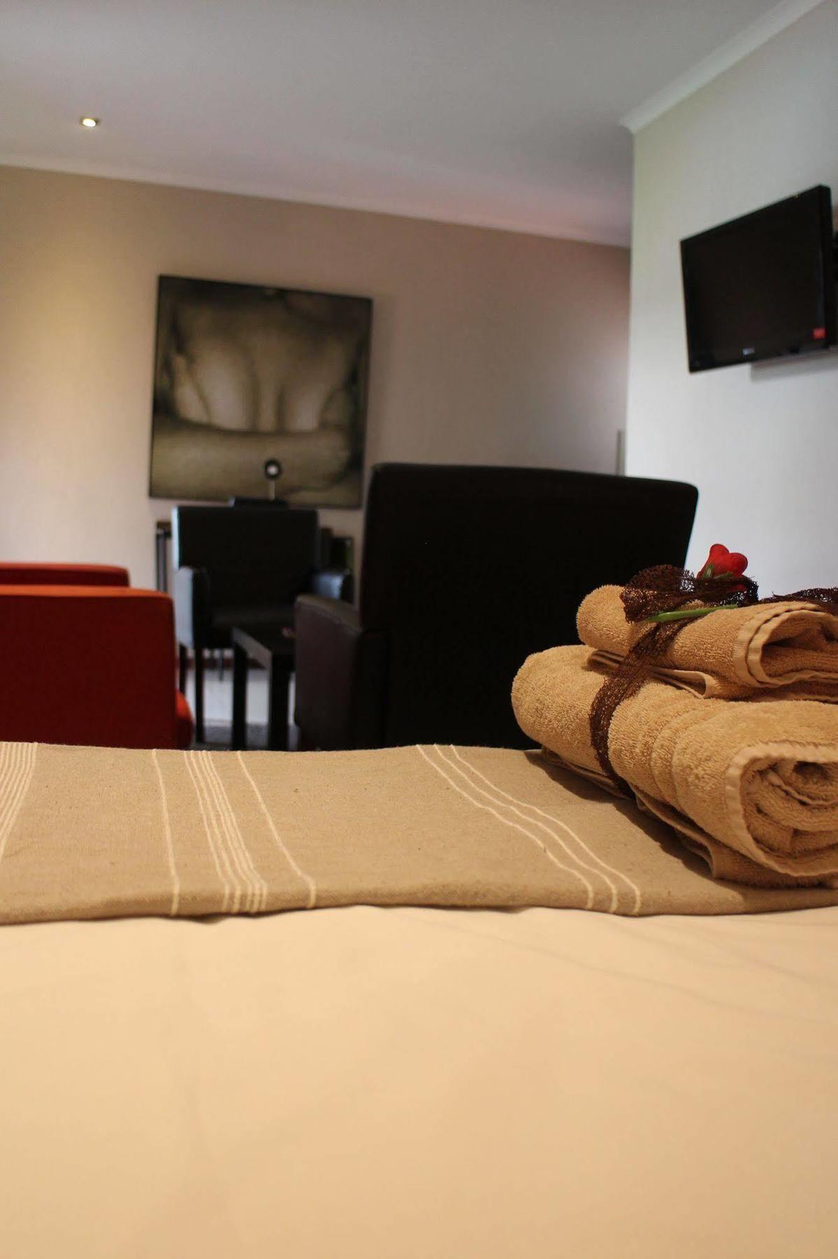 Cu Guest House بهالابوروا المظهر الخارجي الصورة